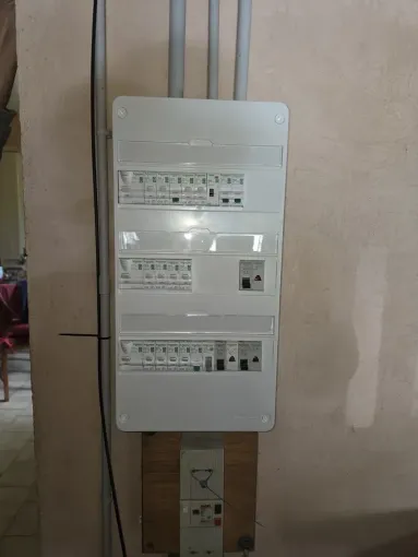 Mise en sécurité du tableau électrique à Graveson, Marseille, STAES ELEC