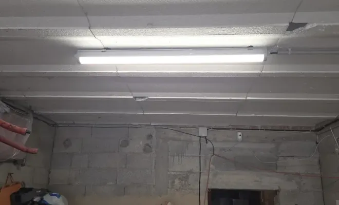 Mise en place d'un moteur de porte de garage Somfy connectée à Ventabren, Marseille, STAES ELEC