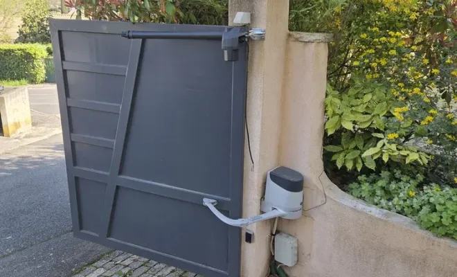 dépose et pose d'un automatisme de portail à Bouc Bel Air, Marseille, STAES ELEC
