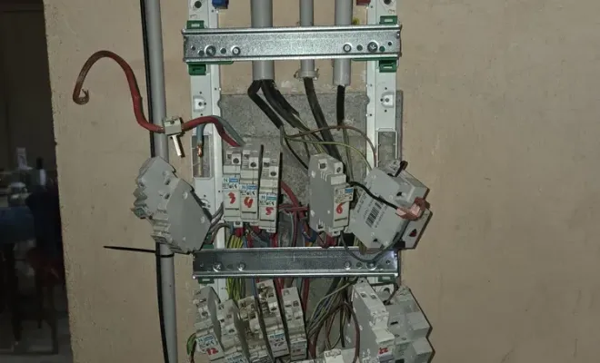 Mise en sécurité du tableau électrique à Graveson, Marseille, STAES ELEC