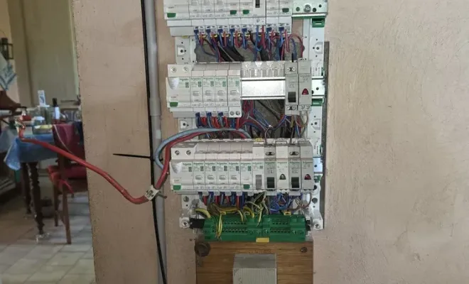 Mise en sécurité du tableau électrique à Graveson, Marseille, STAES ELEC