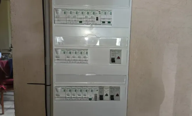 Mise en sécurité du tableau électrique à Graveson, Marseille, STAES ELEC